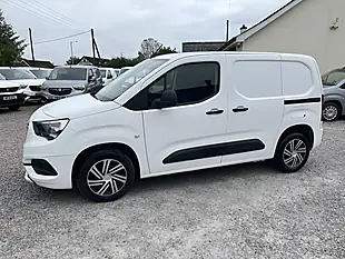Used 2020 Vauxhall Combo Sportive White - Interior and Exterior details 8