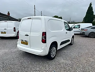 Used 2020 Vauxhall Combo Sportive White - Interior and Exterior details 10