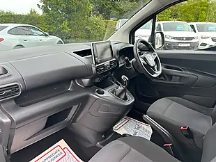 Used 2020 Vauxhall Combo Sportive White - Interior and Exterior details 16