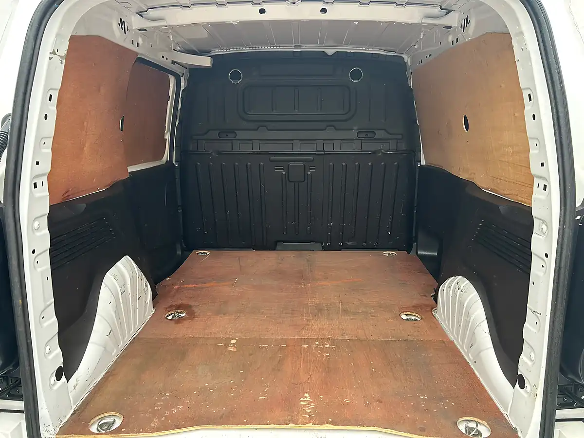 Used 2020 Vauxhall Combo Sportive White - Interior and Exterior details 19
