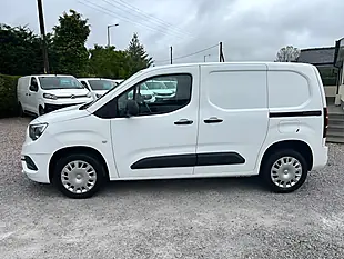 Used 2020 Vauxhall Combo Sportive White - Interior and Exterior details 6