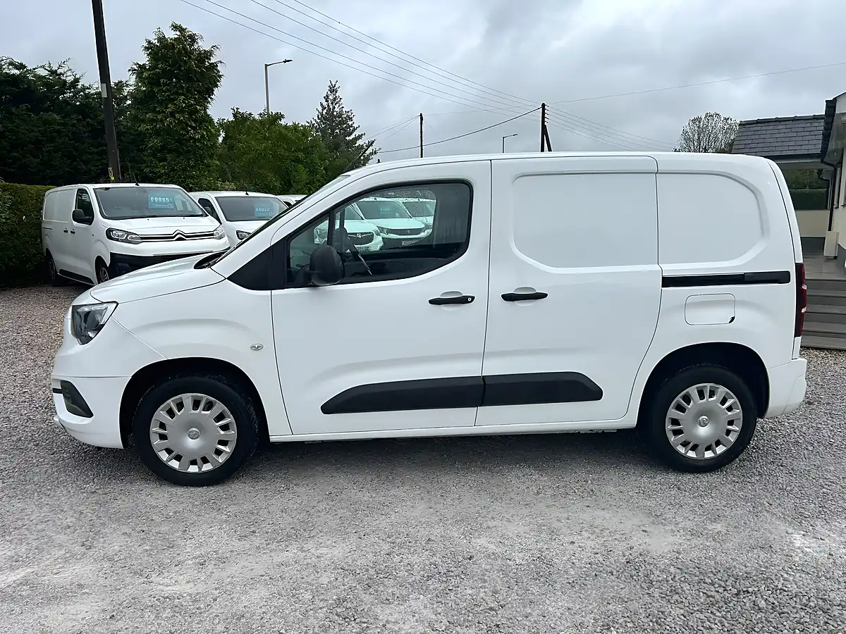 Used 2020 Vauxhall Combo Sportive White - Interior and Exterior details 6