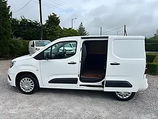 Used 2020 Vauxhall Combo Sportive White - Interior and Exterior details 7