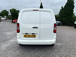 Used 2020 Vauxhall Combo Sportive White - Interior and Exterior details 9