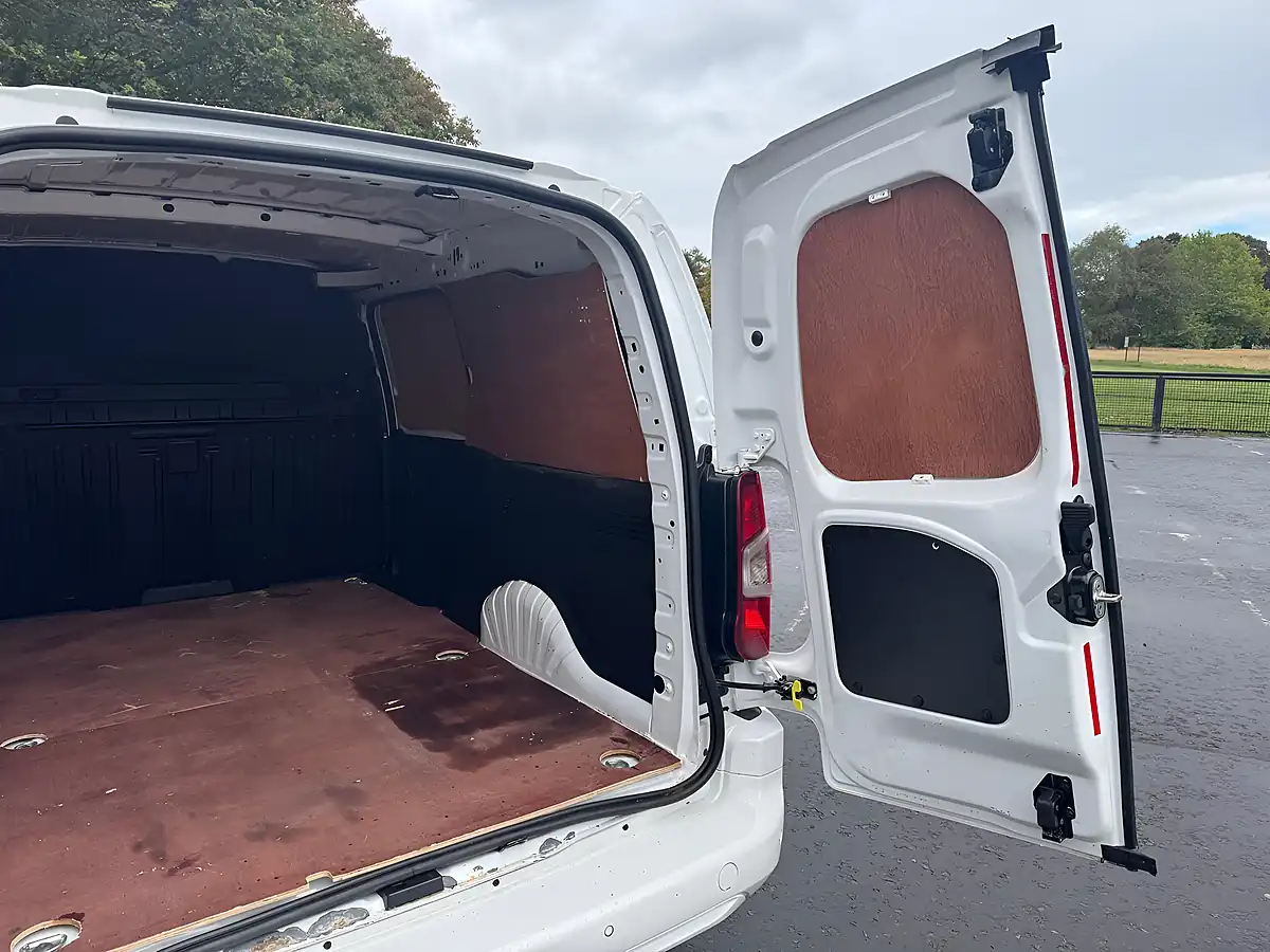 Used 2020 Vauxhall Combo Sportive White - Interior and Exterior details 13