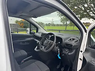 Used 2020 Vauxhall Combo Sportive White - Interior and Exterior details 15