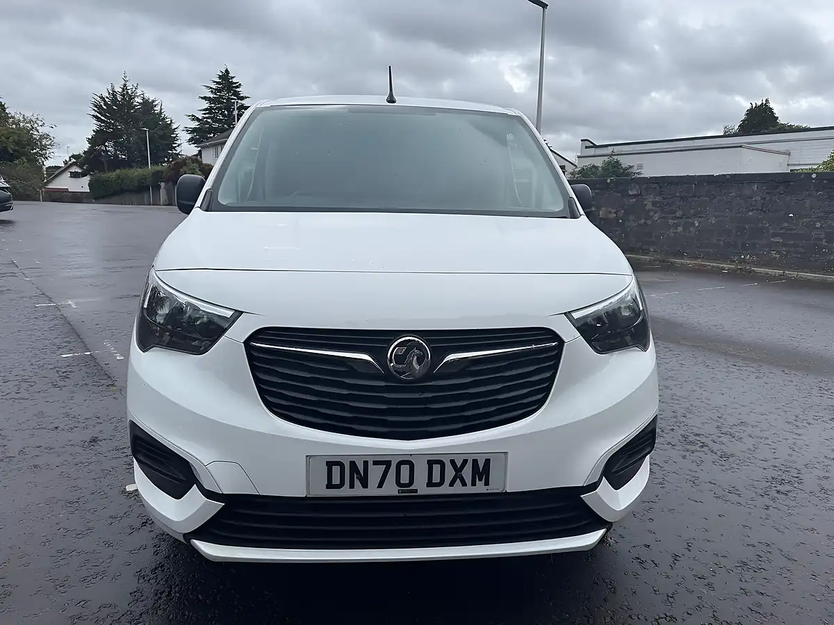 Used 2020 Vauxhall Combo Sportive White - Interior and Exterior details 2