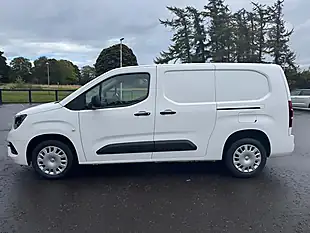 Used 2020 Vauxhall Combo Sportive White - Interior and Exterior details 5