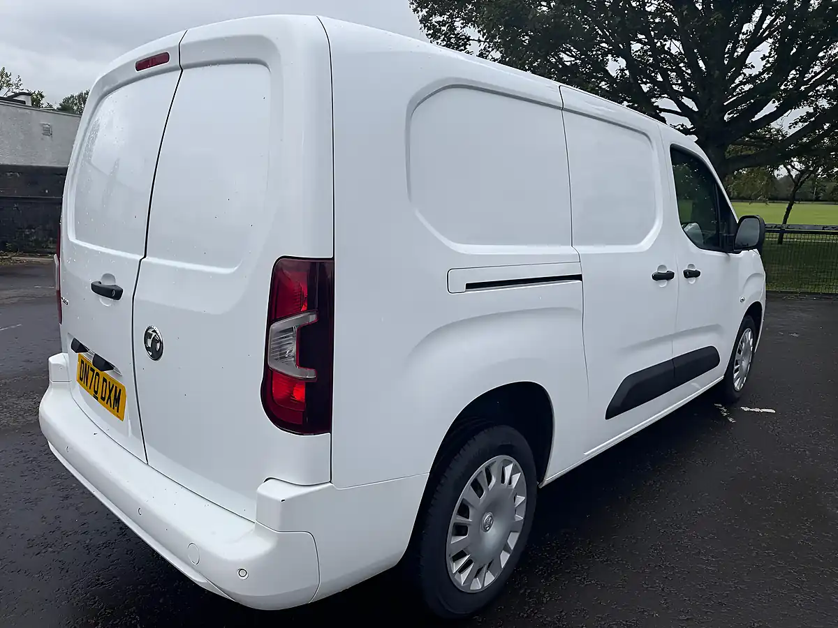 Used 2020 Vauxhall Combo Sportive White - Interior and Exterior details 7