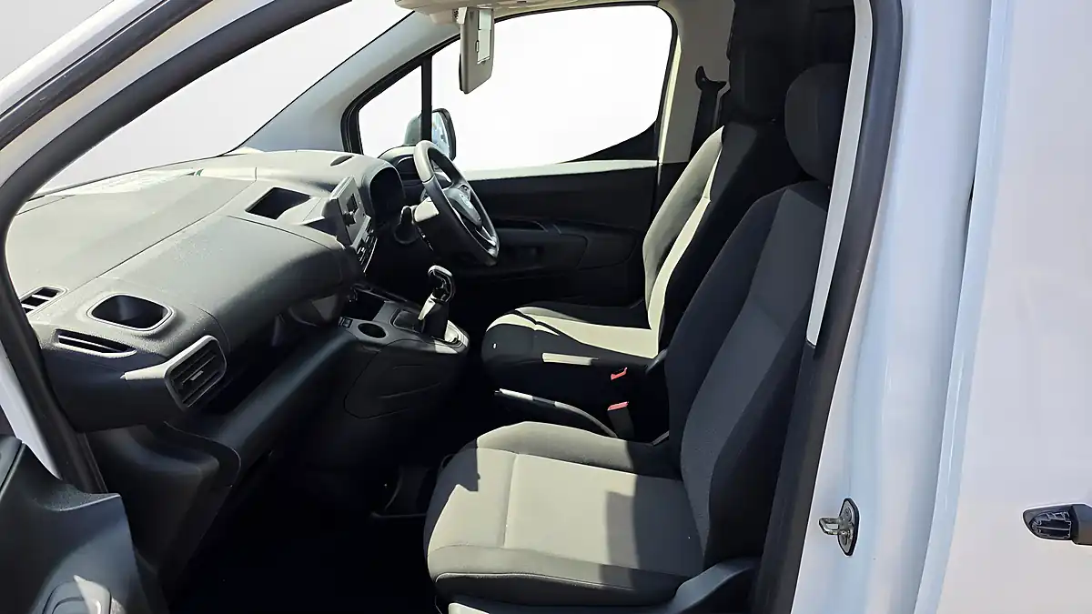 Used 2020 Vauxhall Combo Sportive White - Interior and Exterior details 14
