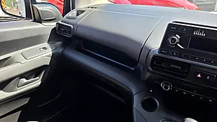Used 2020 Vauxhall Combo Sportive White - Interior and Exterior details 16
