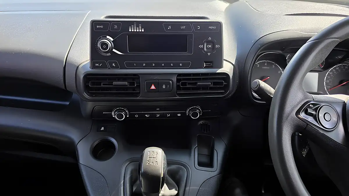 Used 2020 Vauxhall Combo Sportive White - Interior and Exterior details 17