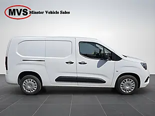 Used 2020 Vauxhall Combo Sportive White - Interior and Exterior details 3