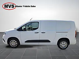 Used 2020 Vauxhall Combo Sportive White - Interior and Exterior details 4