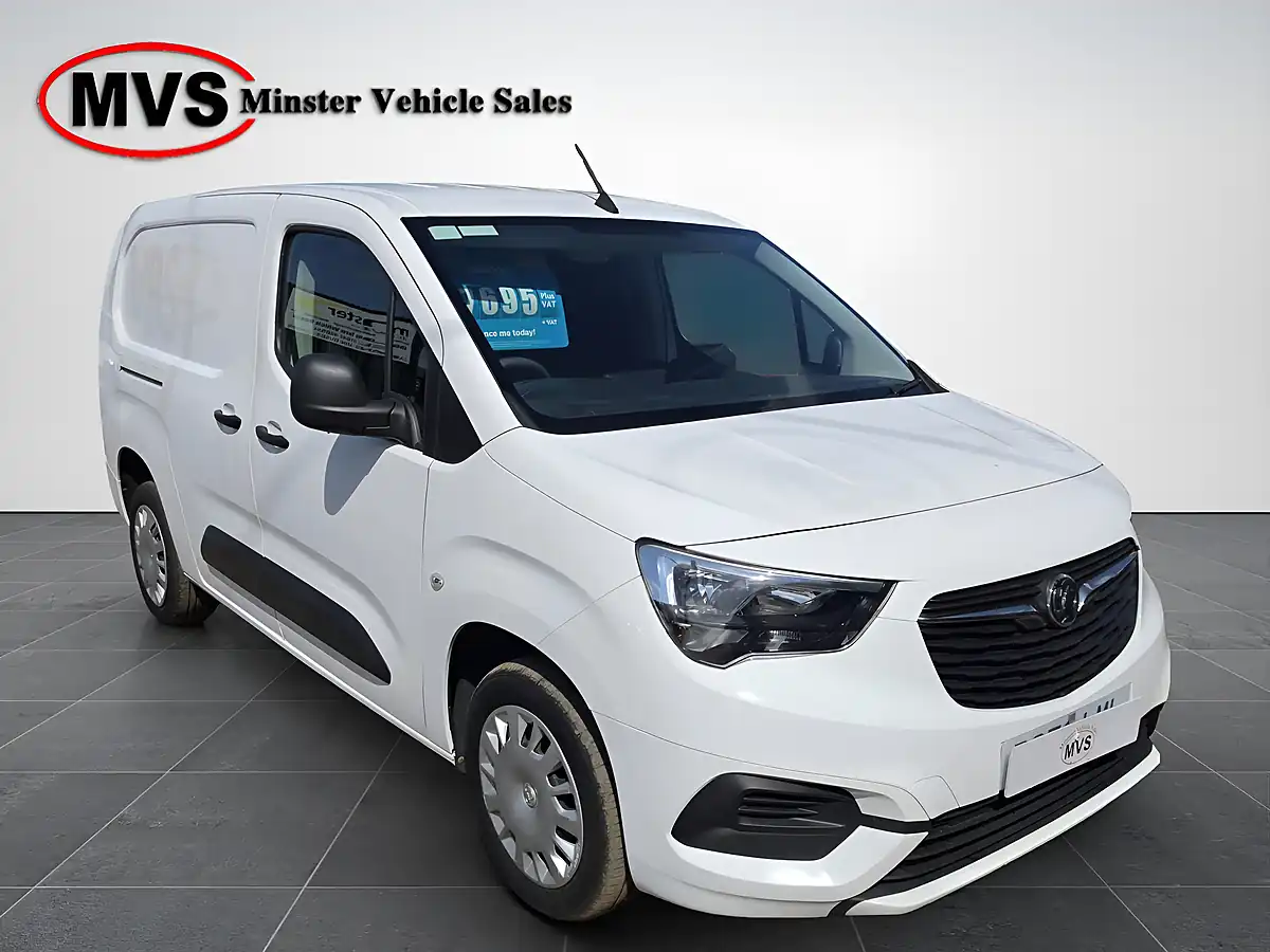 Used 2020 Vauxhall Combo Sportive White - Interior and Exterior details 2