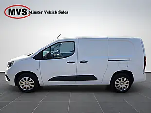 Used 2020 Vauxhall Combo Sportive White - Interior and Exterior details 4