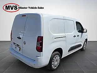 Used 2020 Vauxhall Combo Sportive White - Interior and Exterior details 5