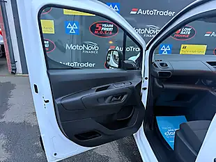 Used 2020 Vauxhall Combo Sportive White - Interior and Exterior details 19