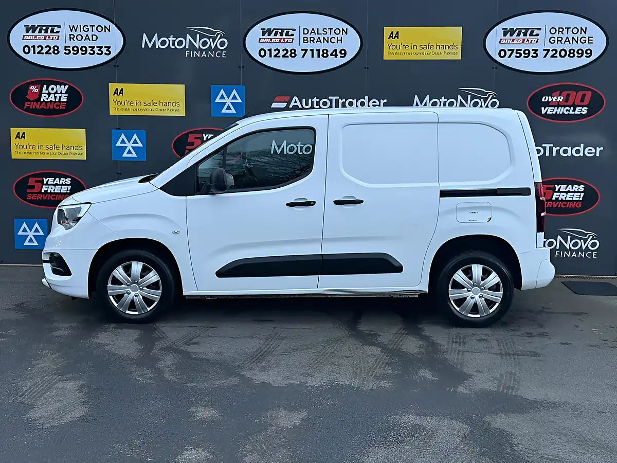 Used 2020 Vauxhall Combo Sportive White - Interior and Exterior details 2
