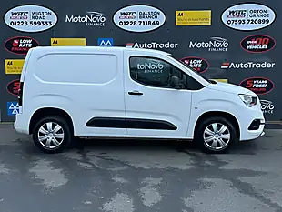 Used 2020 Vauxhall Combo Sportive White - Interior and Exterior details 5