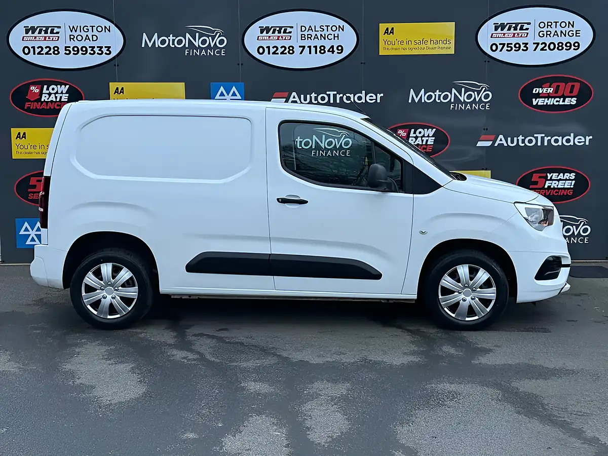 Used 2020 Vauxhall Combo Sportive White - Interior and Exterior details 5