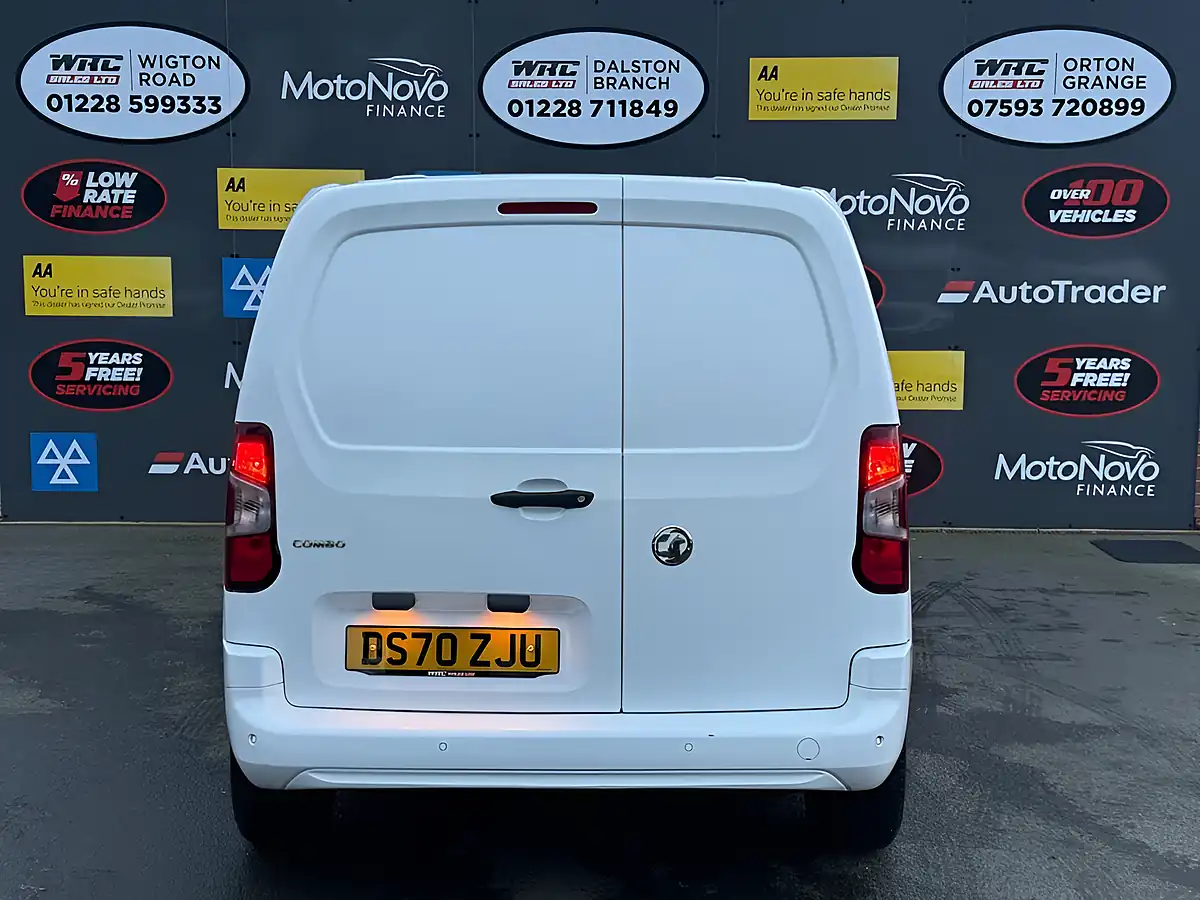 Used 2020 Vauxhall Combo Sportive White - Interior and Exterior details 7