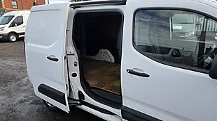 Used 2020 Vauxhall Combo Sportive White - Interior and Exterior details 11