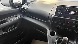 Used 2020 Vauxhall Combo Sportive White - Interior and Exterior details 18