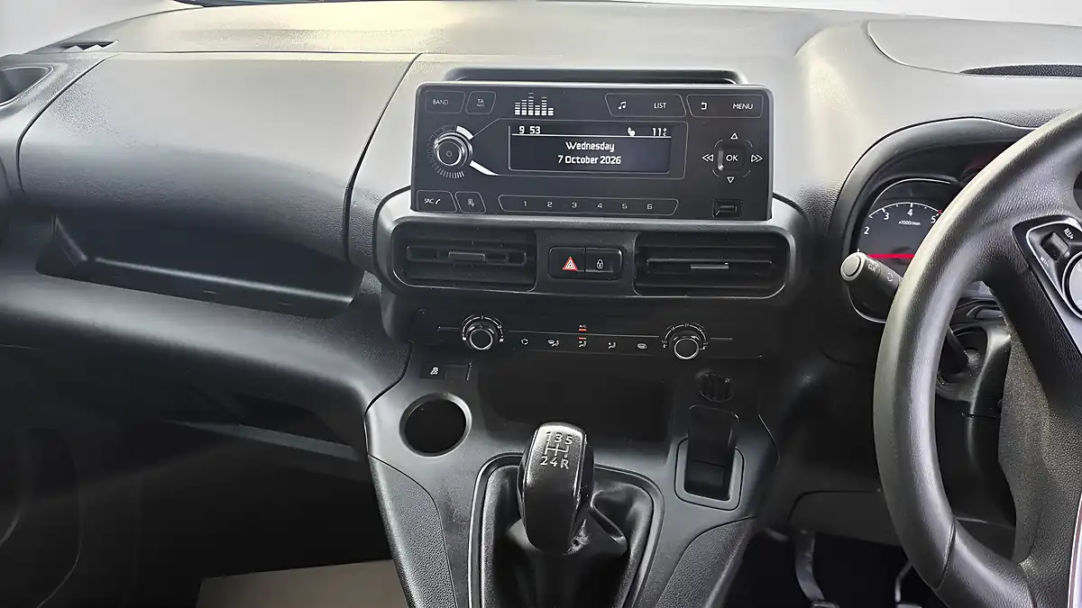 Used 2020 Vauxhall Combo Sportive White - Interior and Exterior details 19