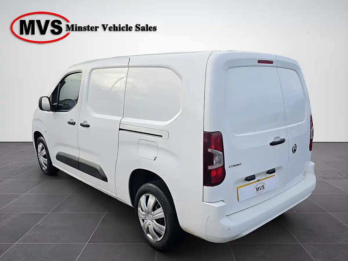 Used 2020 Vauxhall Combo Sportive White - Interior and Exterior details 6