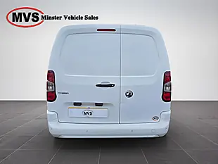 Used 2020 Vauxhall Combo Sportive White - Interior and Exterior details 8