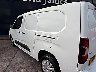 Used 2020 Vauxhall Combo Sportive White - Interior and Exterior details 12