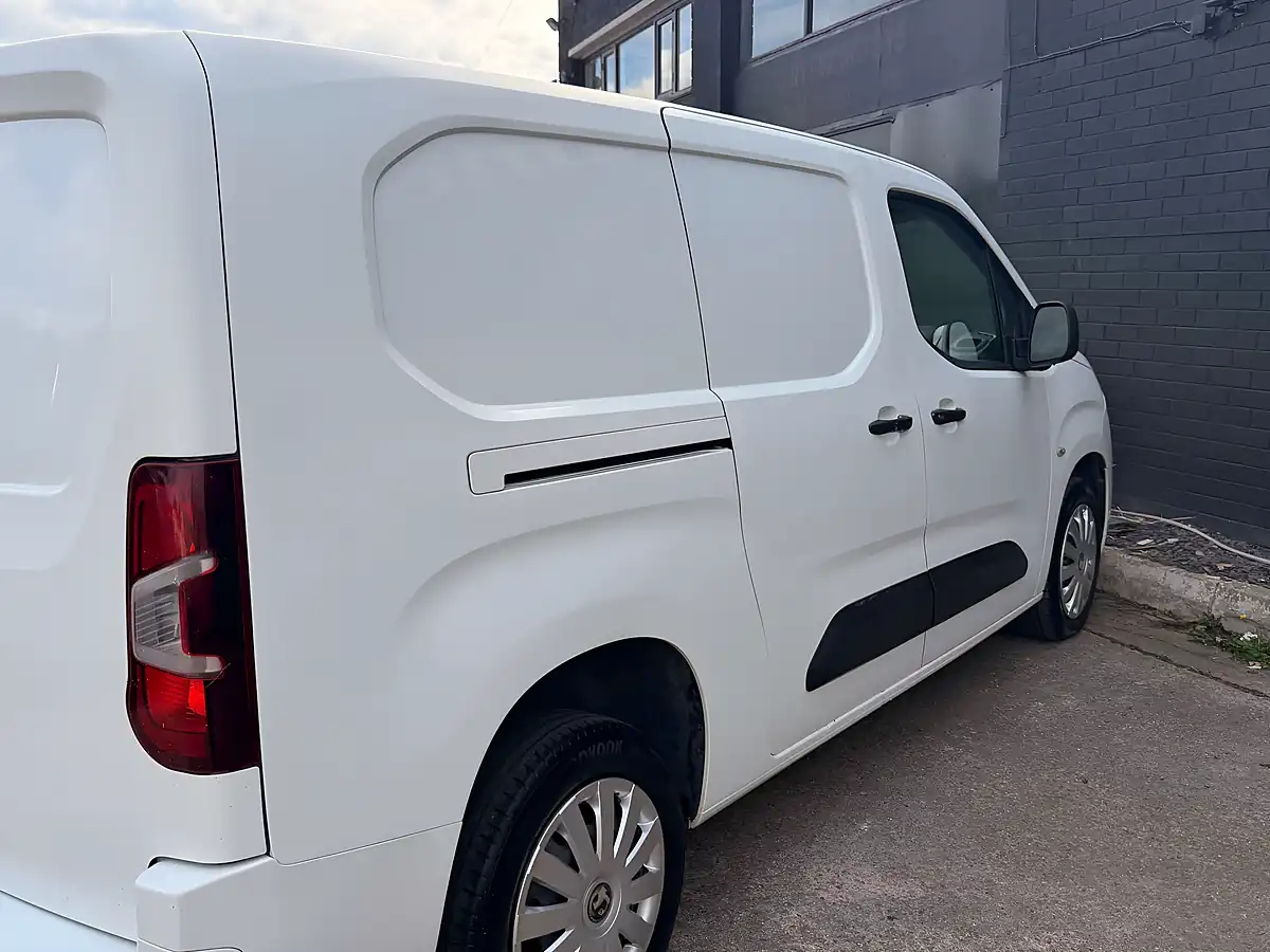Used 2020 Vauxhall Combo Sportive White - Interior and Exterior details 13