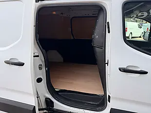 Used 2020 Vauxhall Combo Sportive White - Interior and Exterior details 14