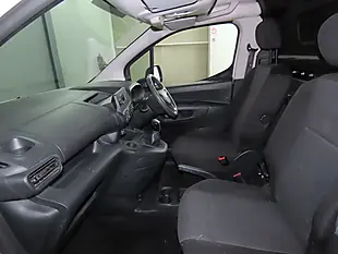 Used 2020 Vauxhall Combo Sportive White - Interior and Exterior details 17