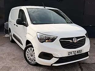 Used 2020 Vauxhall Combo Sportive White - Interior and Exterior details 3
