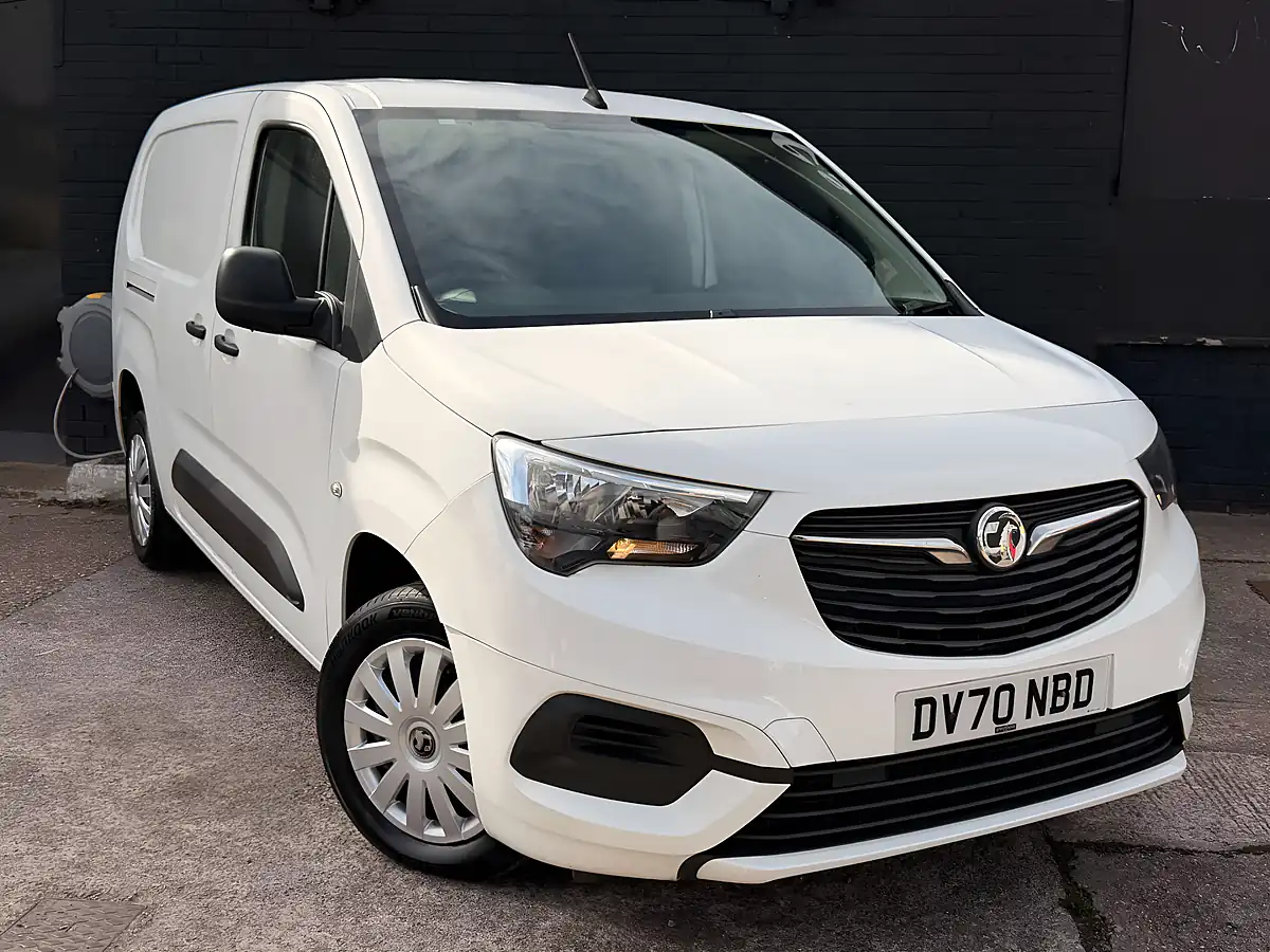 Used 2020 Vauxhall Combo Sportive White - Interior and Exterior details 3