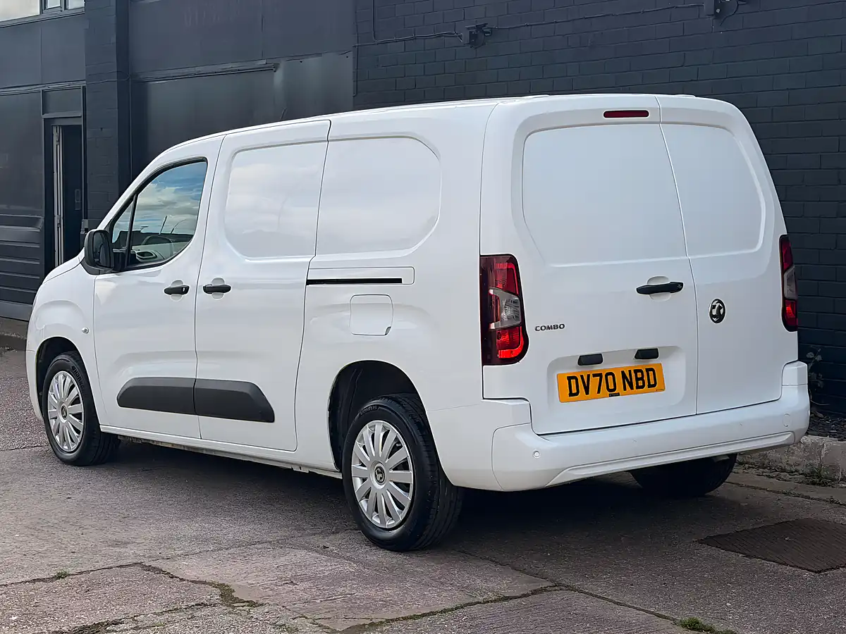 Used 2020 Vauxhall Combo Sportive White - Interior and Exterior details 7