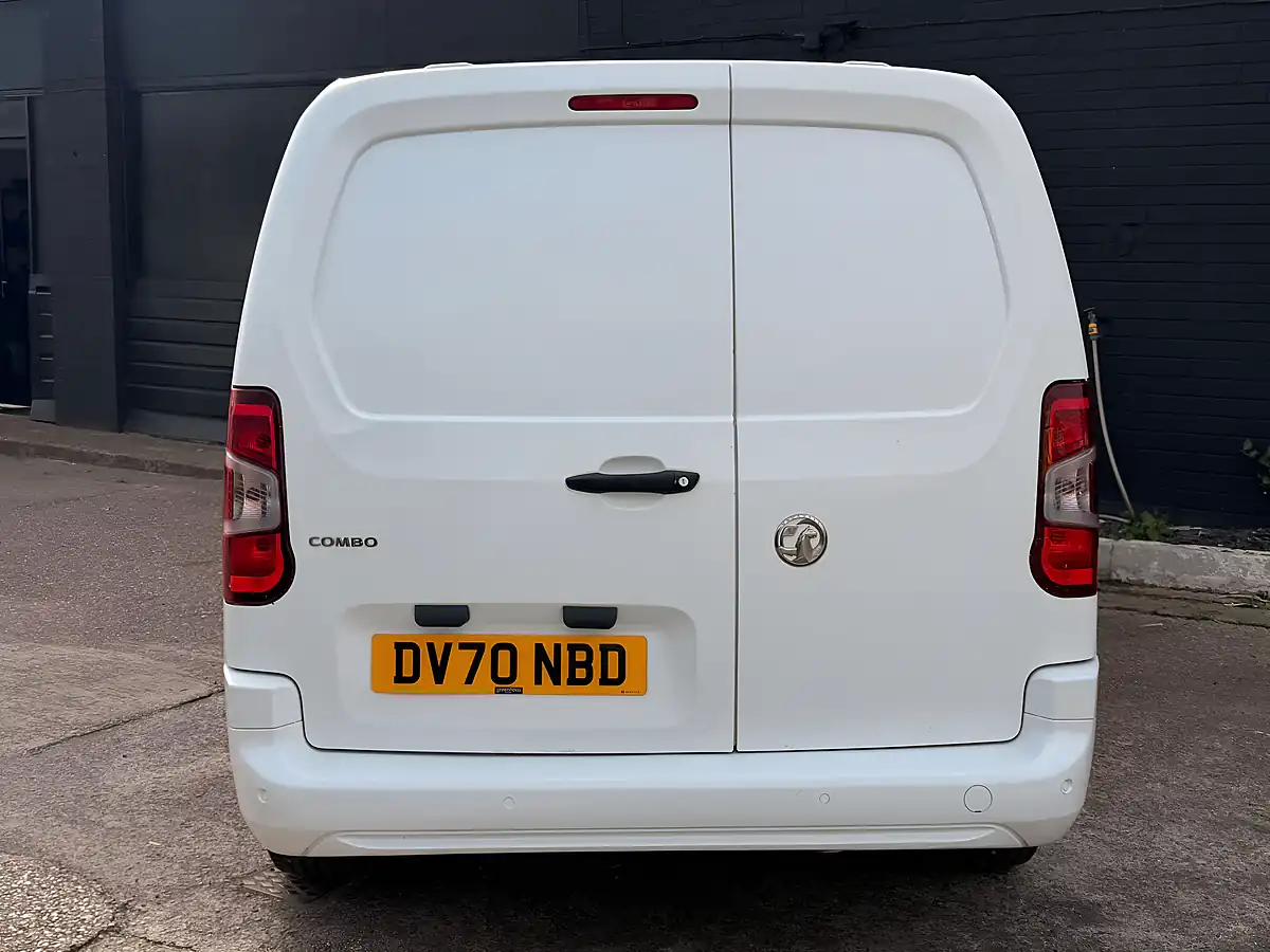 Used 2020 Vauxhall Combo Sportive White - Interior and Exterior details 8
