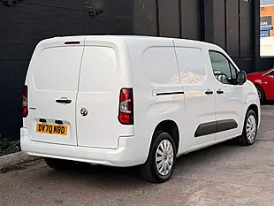 Used 2020 Vauxhall Combo Sportive White - Interior and Exterior details 9
