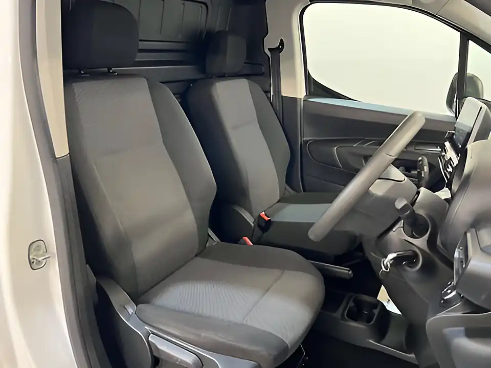 Used 2020 Vauxhall Combo Sportive White - Interior and Exterior details 13
