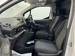 Used 2020 Vauxhall Combo Sportive White - Interior and Exterior details 17