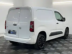 Used 2020 Vauxhall Combo Sportive White - Interior and Exterior details 3