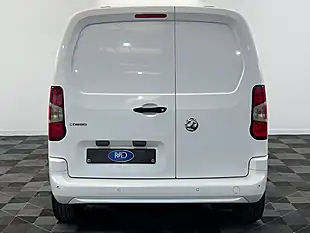 Used 2020 Vauxhall Combo Sportive White - Interior and Exterior details 5