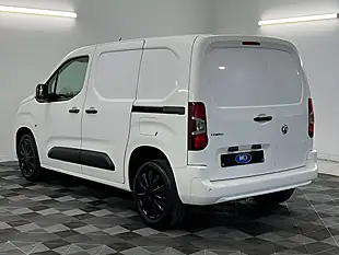 Used 2020 Vauxhall Combo Sportive White - Interior and Exterior details 7