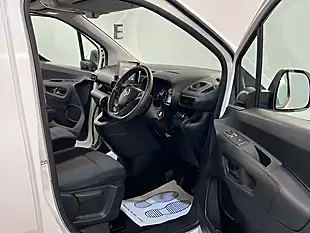 Used 2020 Vauxhall Combo Sportive White - Interior and Exterior details 10