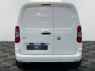 Used 2020 Vauxhall Combo Sportive White - Interior and Exterior details 5