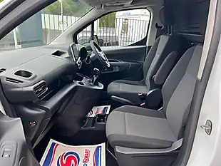 Used 2020 Vauxhall Combo Sportive White - Interior and Exterior details 12