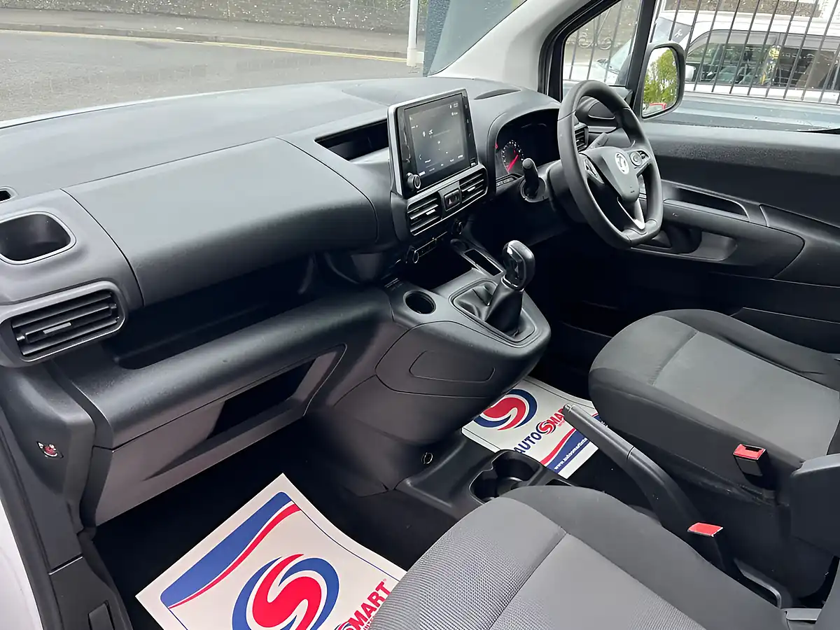 Used 2020 Vauxhall Combo Sportive White - Interior and Exterior details 13