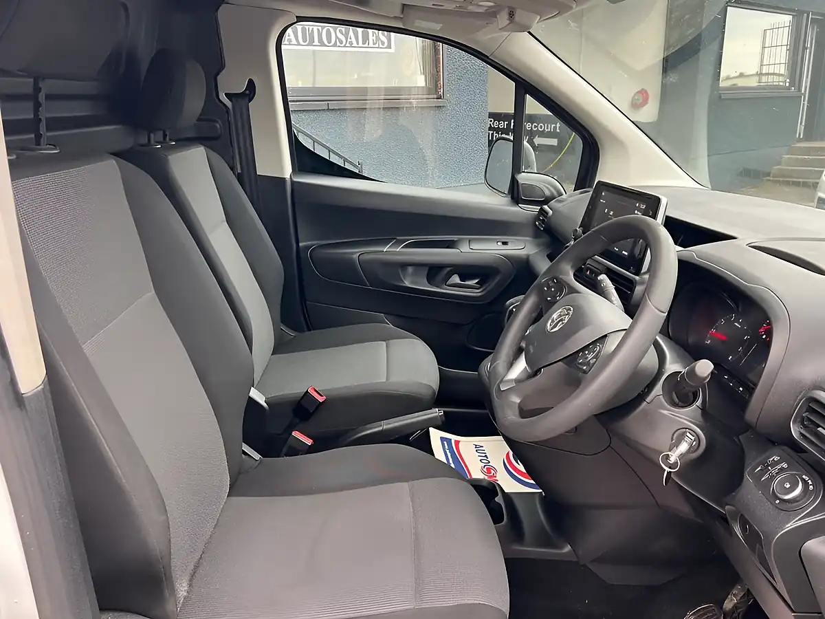 Used 2020 Vauxhall Combo Sportive White - Interior and Exterior details 14